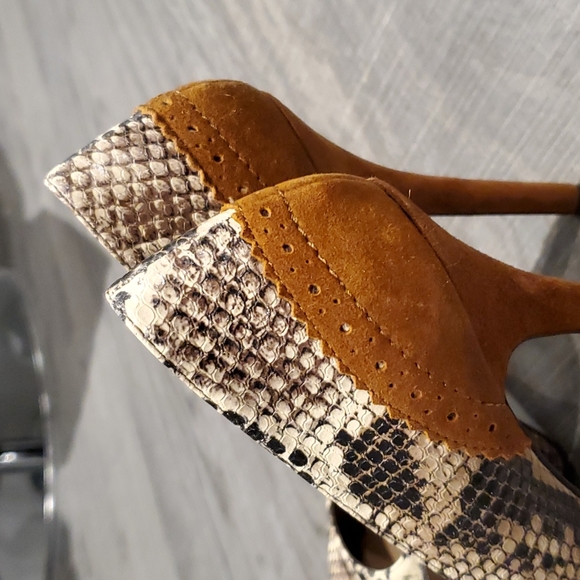 H BY Halston brown embossed snakeskin heel pumps - Picture 12 of 14